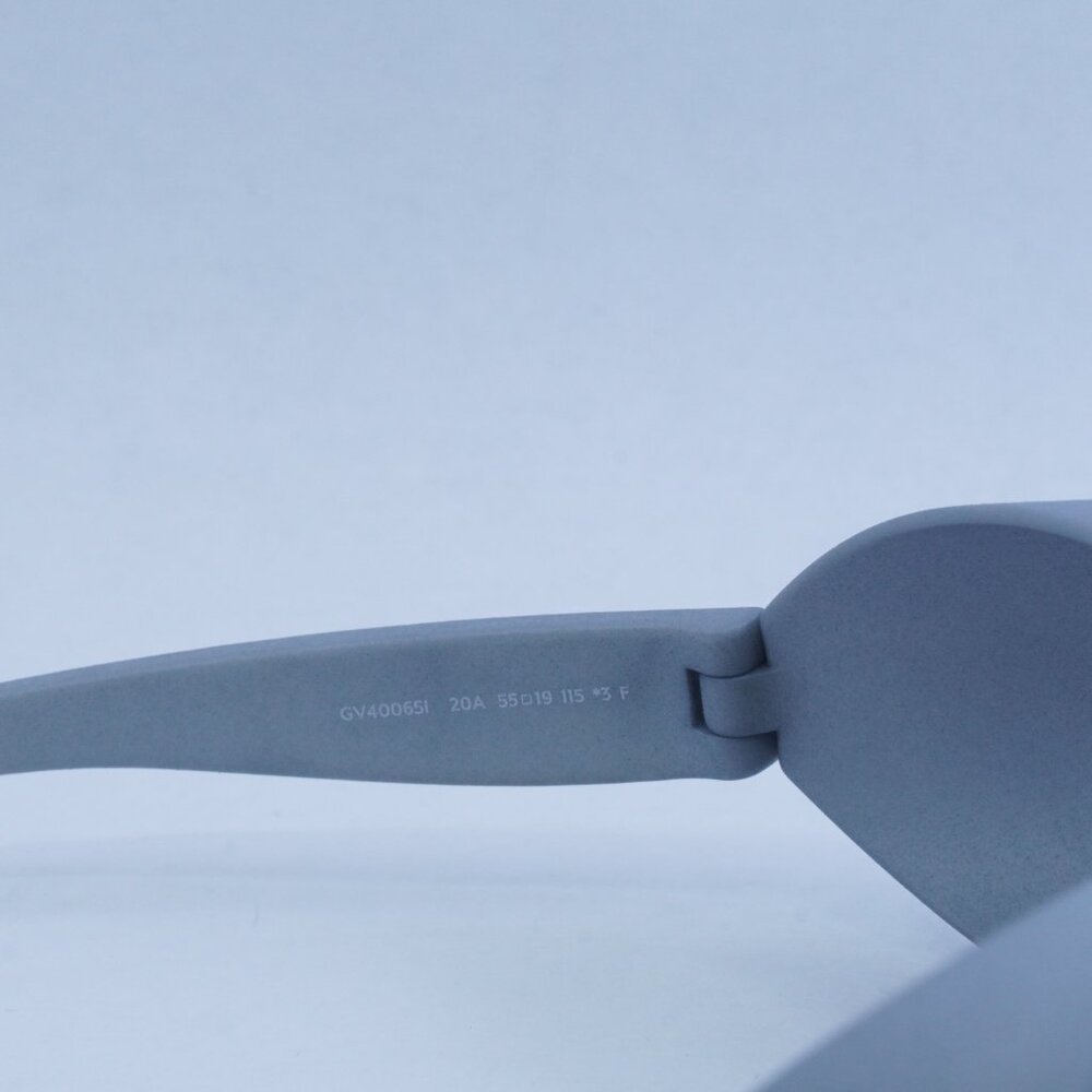 🕶️ New Givenchy GV40065I 20A  Sunglasses - Light Grey Frame, Grey Lenses - Picture 7 of 10